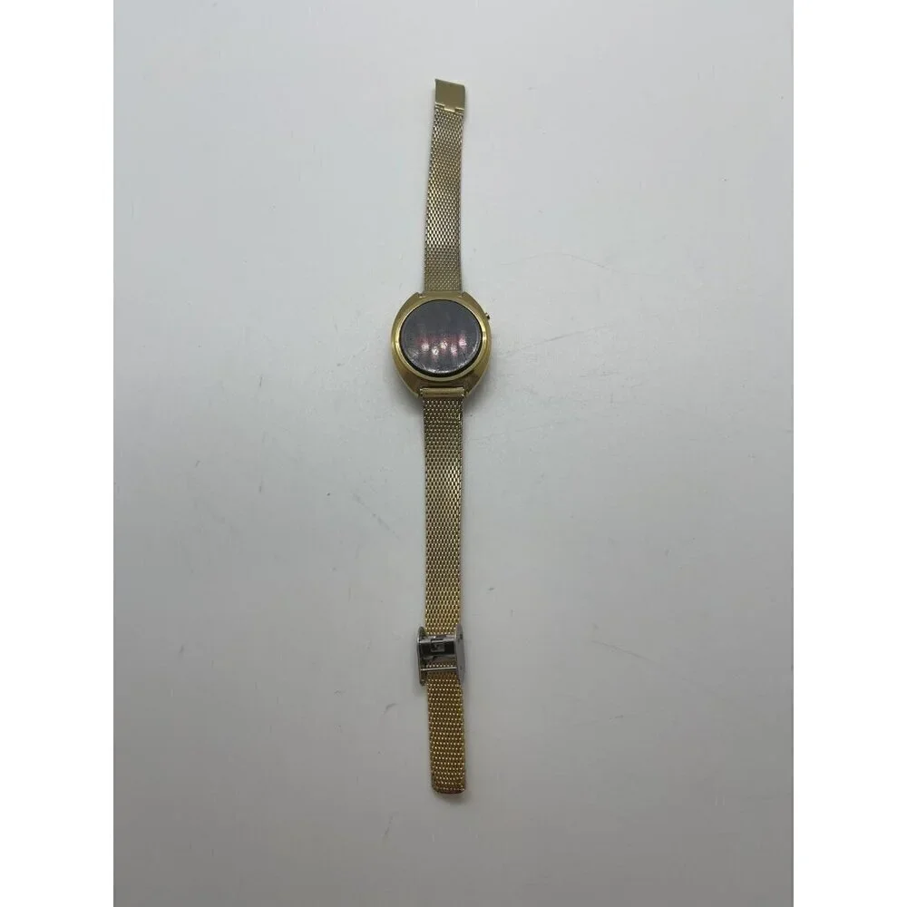 Vintage TIMEX RED LED Digital Ladies Women's Wristwatch Round Gold Tone SSC